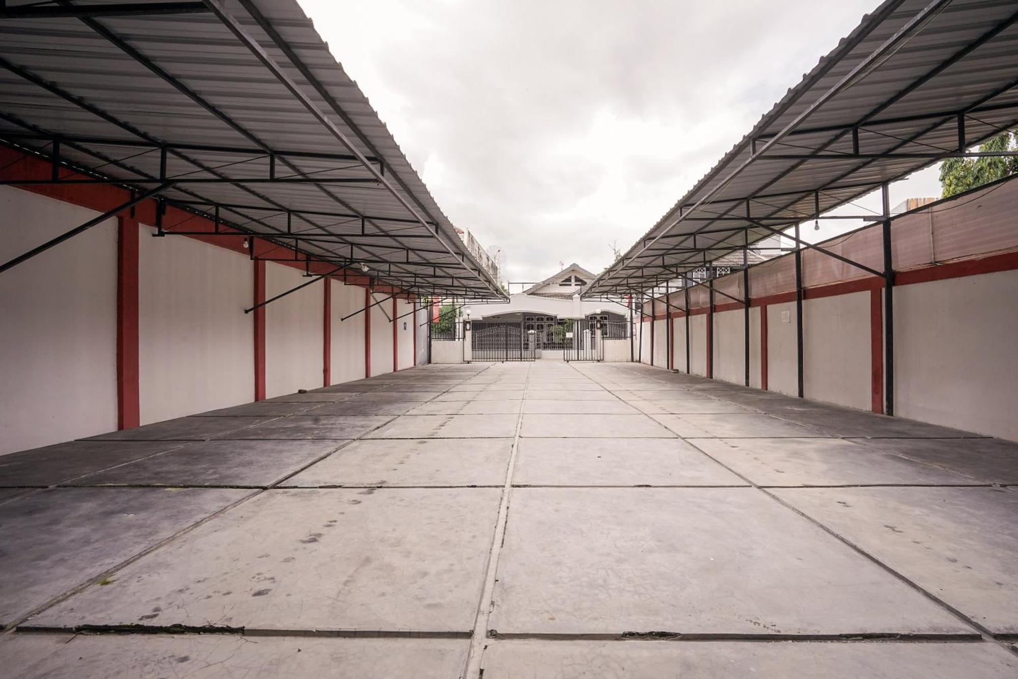 Hotel O Seturan Near Hartono Mall Yogyakarta Formerly Maleo Kostel Kejayan Exterior foto